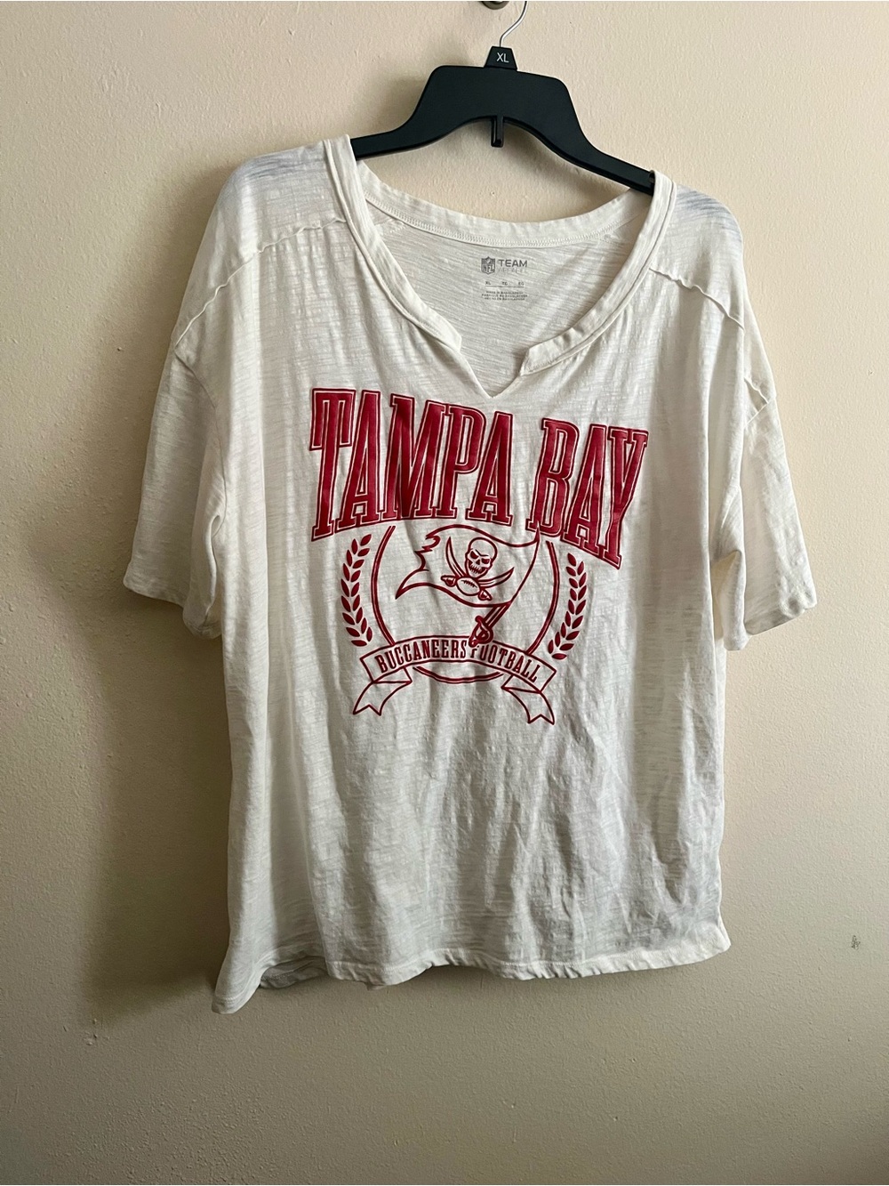 Women’s Tampa Bay Buccaneers Graphic Tee